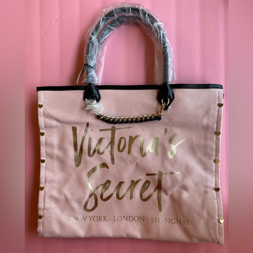 Victoria’s Secret 2019 canvas travel tote bag with metal heart grommet detailing